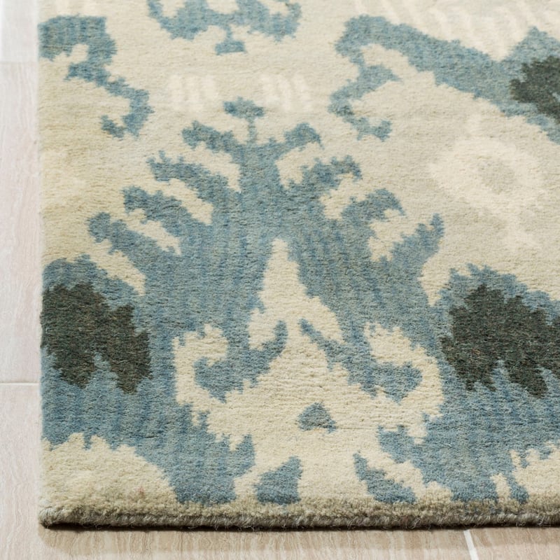 SAFAVIEH Handmade Ikat Maayke Modern Wool Rug