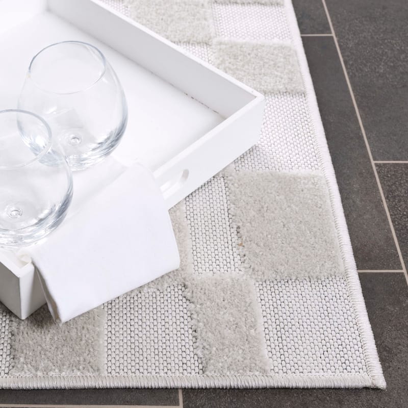 SAFAVIEH Stella Ciriaca Modern & Contemporary Rug