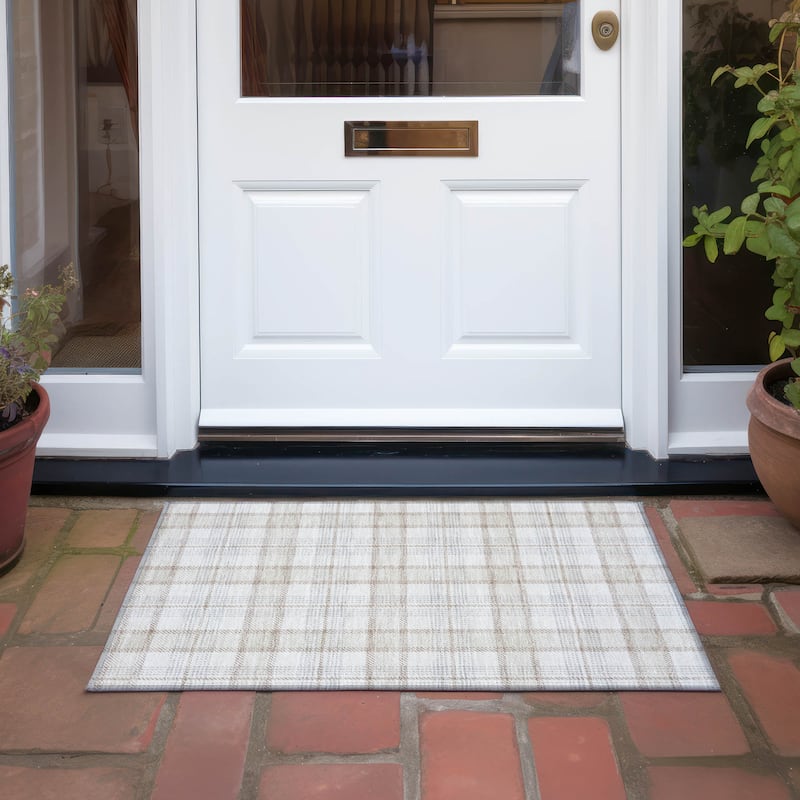 Machine Washable Indoor/ Outdoor Casual Plaid Chantille Rug