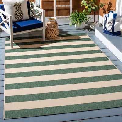 SAFAVIEH Courtyard Apolonija Indoor/ Outdoor Waterproof Backyard Patio Rug