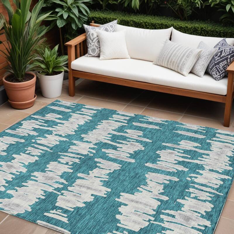 HomeRoots Striped Transitional Rectangle Outdoor Rug - 8' X 10'