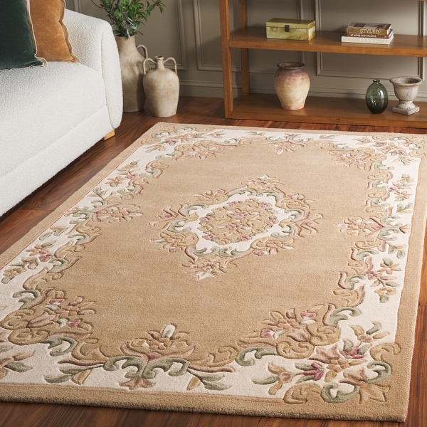 SAFAVIEH Handmade Aubusson Hrachuhi Traditional Wool Rug - Bed
