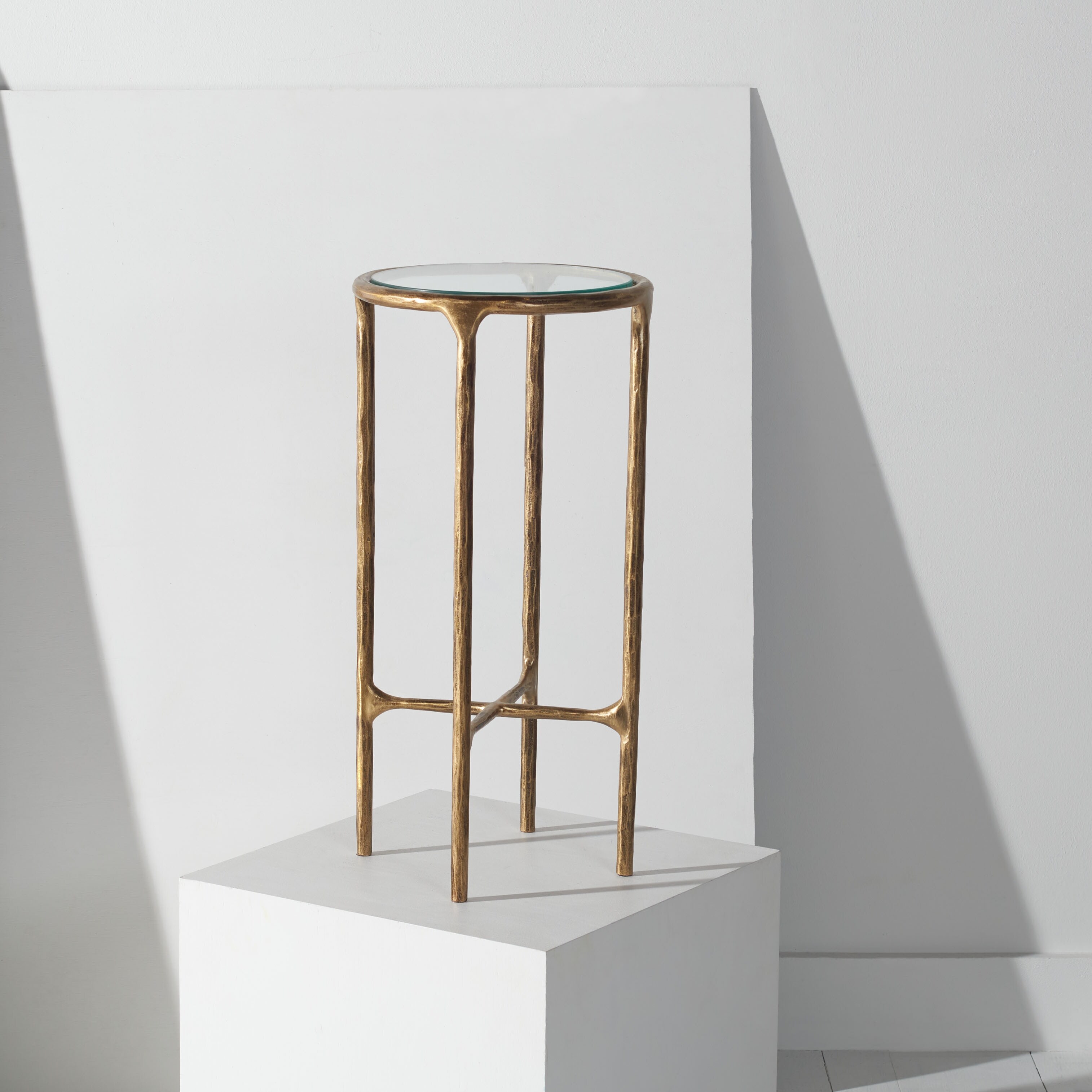 Safavieh kendra round pedestal store end table
