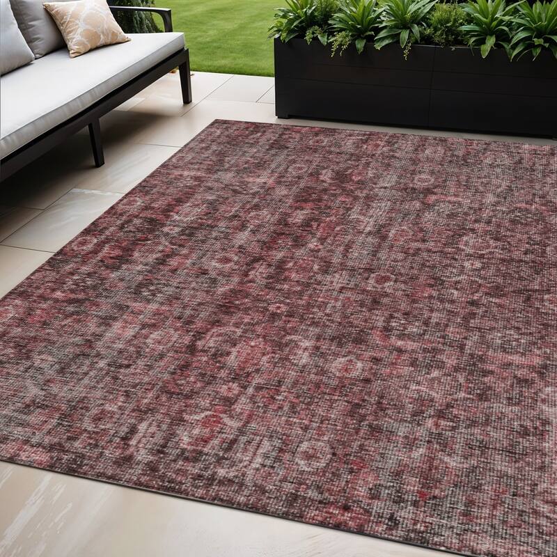 HomeRoots Damask Transitional Rectangle Outdoor Rug - 5' X 8'