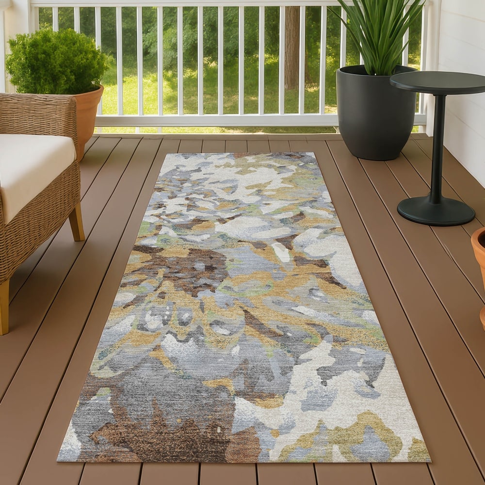 Machine Washable Indoor/ Outdoor Abstract Floral Chantille Rug