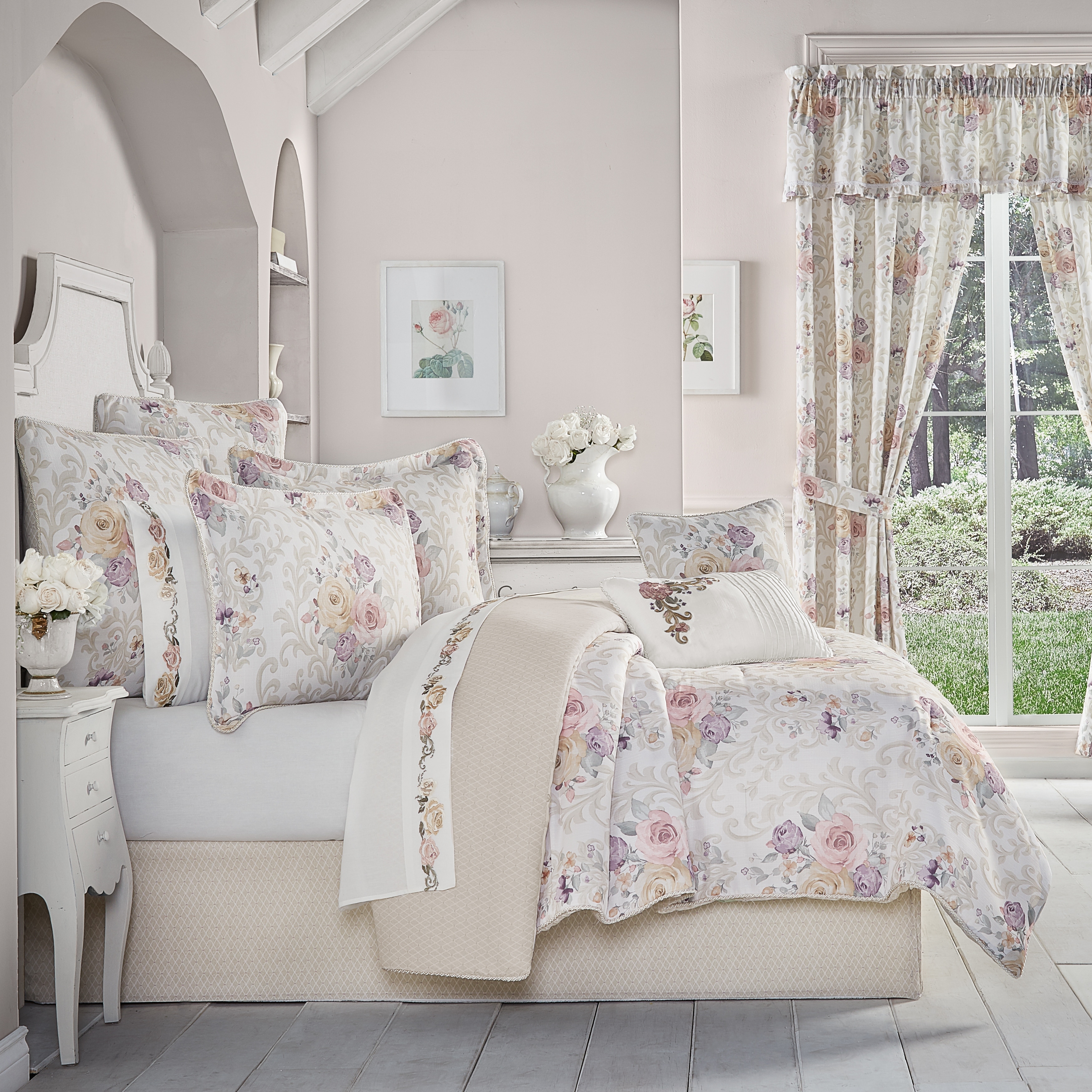 Royal Court Chardonnay Comforter Set