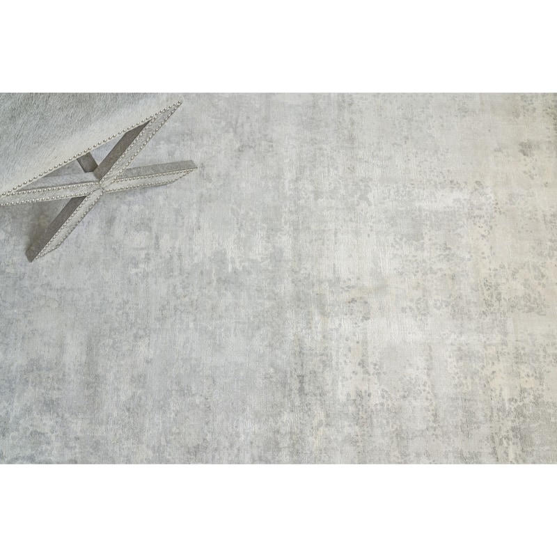 EXQUISITE RUGS Murano Hand-loomed Wool/Bamboo Silk Metallic Area Rug.