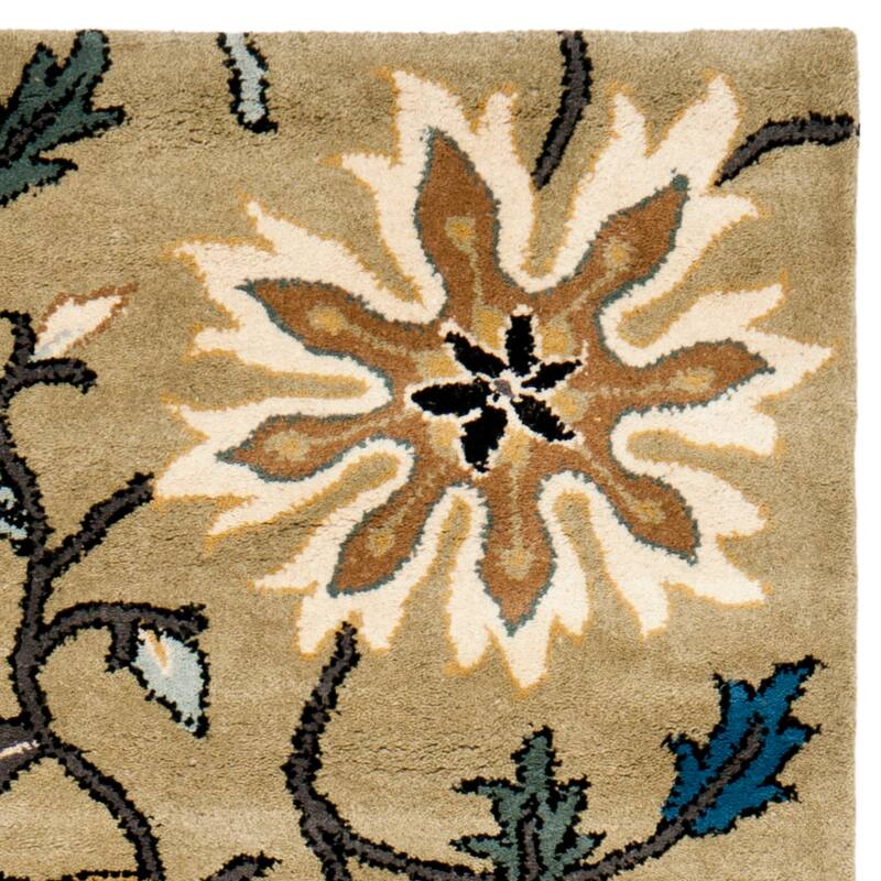 SAFAVIEH Handmade Jardin Dafne Country Floral Wool Rug