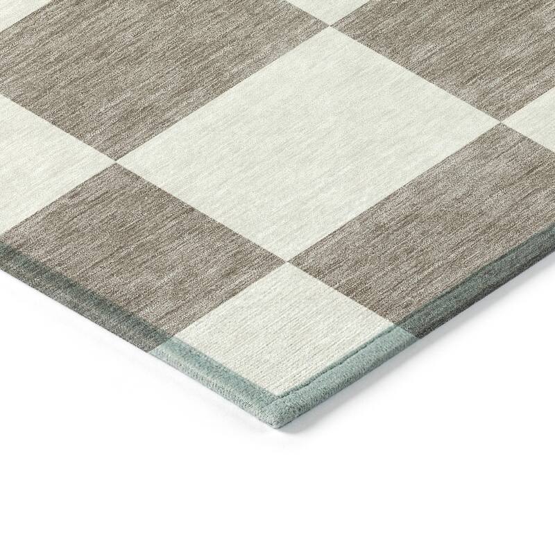 Machine Washable Indoor/ Outdoor Modern Checker Chantille Rug