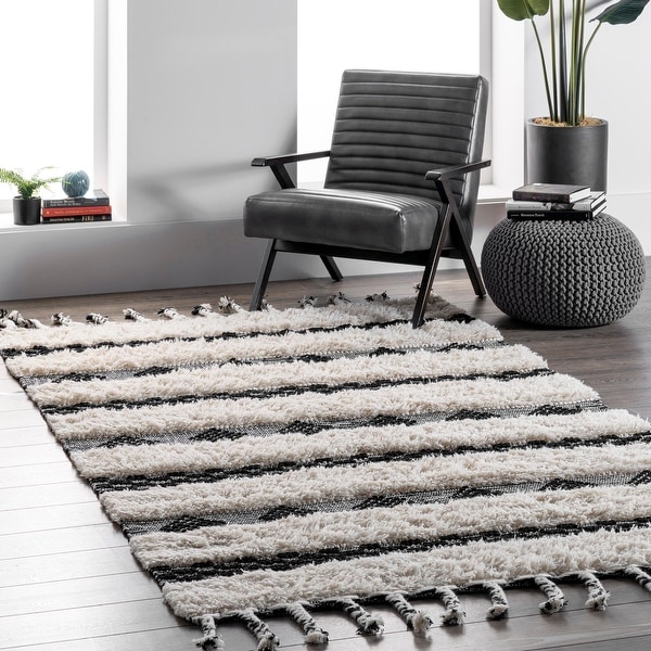 nuLOOM Ivory Handmade Wool Cotton Geo Striped Shag Rug. Opens flyout.
