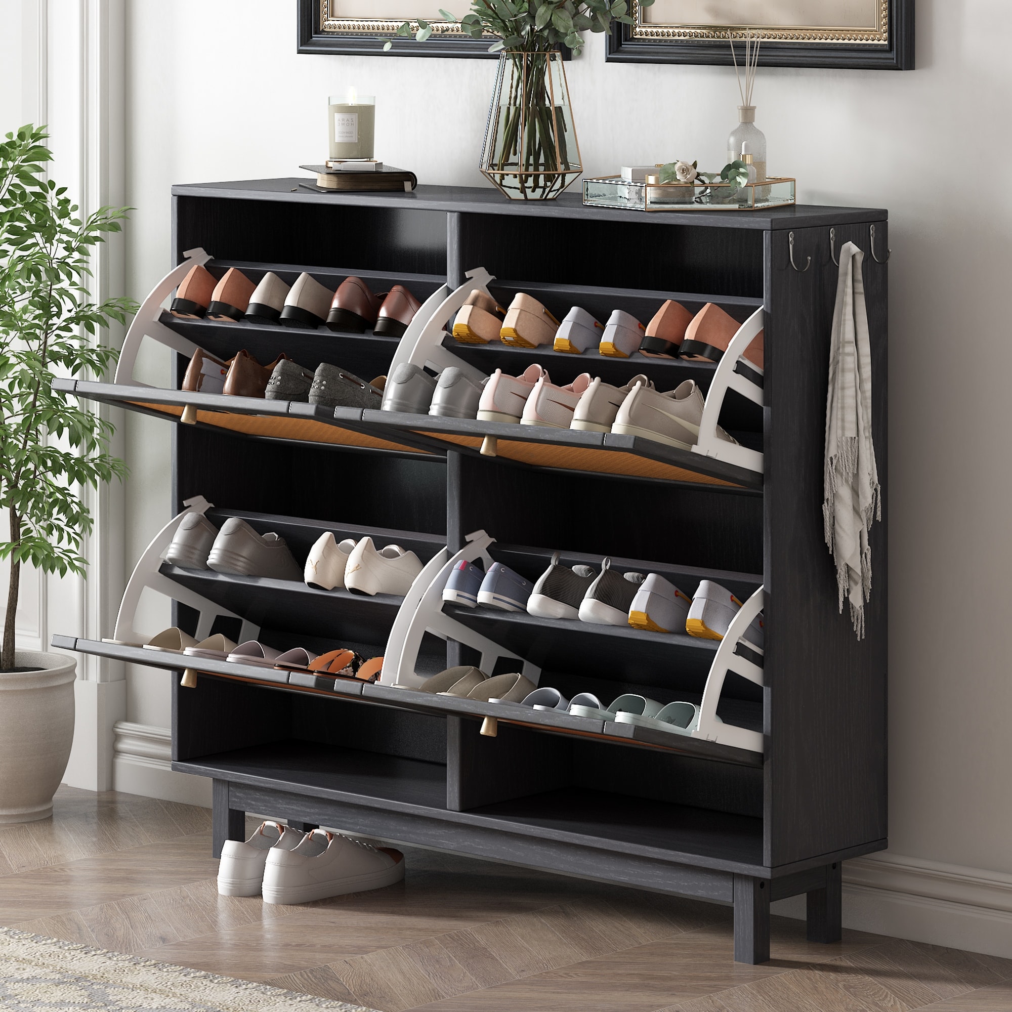 Low profile top shoe rack
