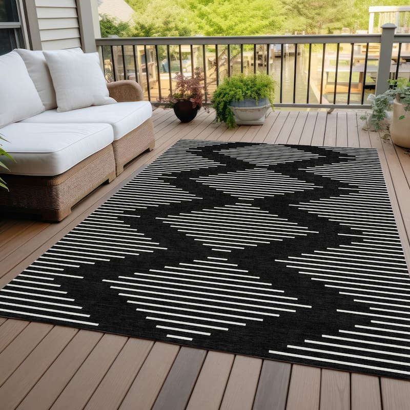 Machine Washable Indoor/ Outdoor Modern Stripe Chantille Rug - Black - 3' x 5'