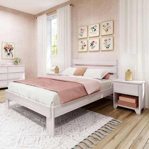 Max and Lily Farmhouse Queen Bed with Plank Headboard