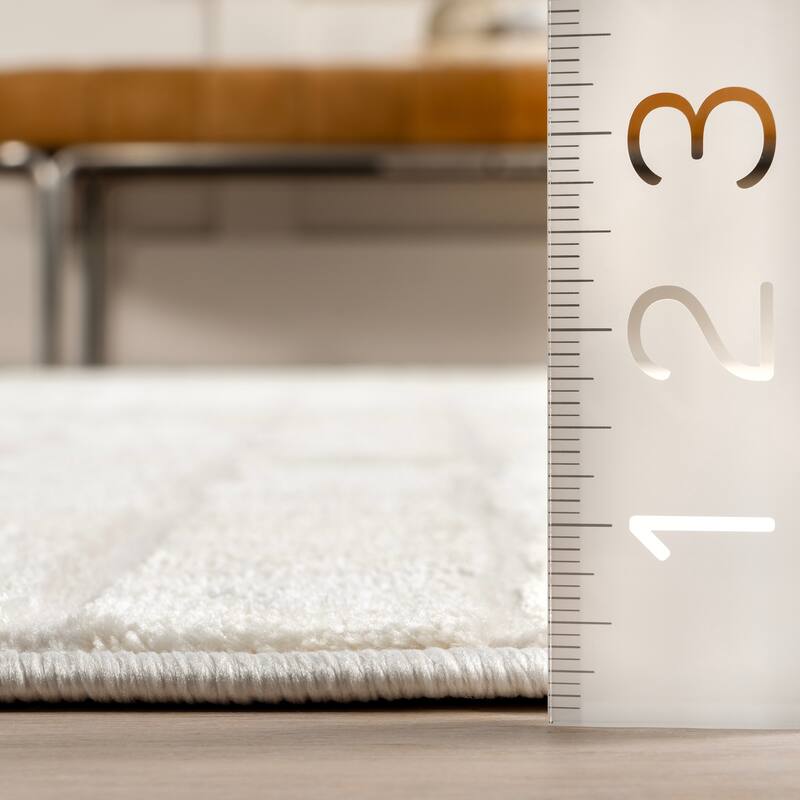 Nuloom Belladonna High-Low Geometric Area Rug