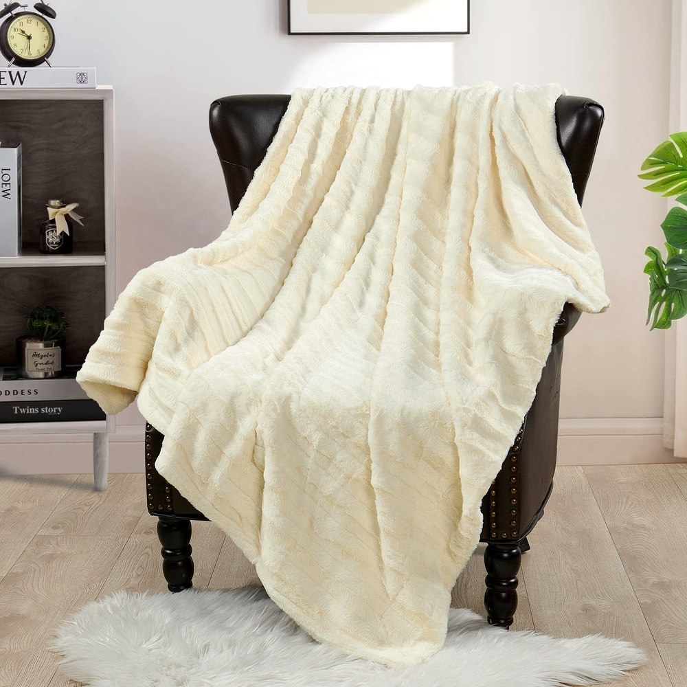 Oversized Derby Double Sided Fauxfur Throw