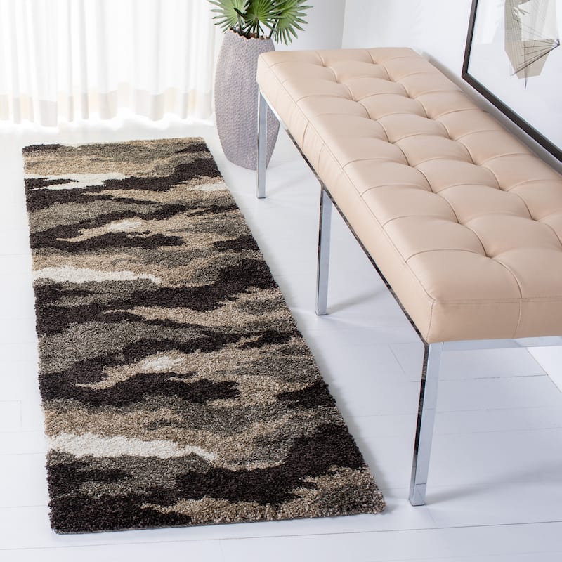 SAFAVIEH Florida Shag Estella Camouflage 1.2-inch Thick Rug - 2'3" x 7' Runner - Beige/Multi