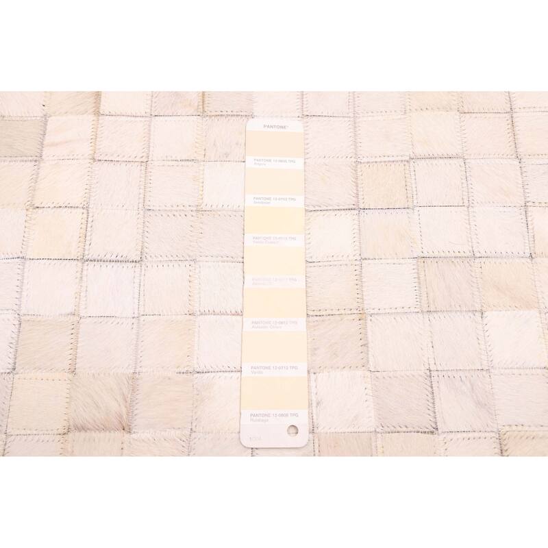 ECARPETGALLERY Handmade Cowhide Patchwork Ivory Leather Rug - 5'0 x 5'0