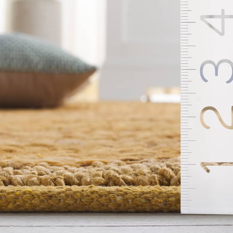 SAFAVIEH Hand-Woven Natural Fiber Shanna Casual Jute Rug