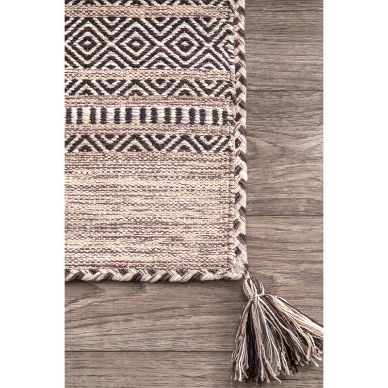 Nuloom Contemporary Flatweave Handmade Diamond Bands Solid Area Rug