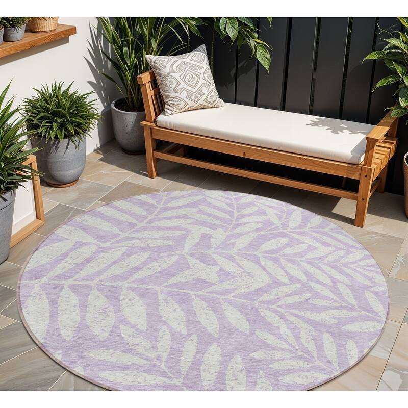 HomeRoots Floral Transitional Rectangle Outdoor Rug - 8' Round
