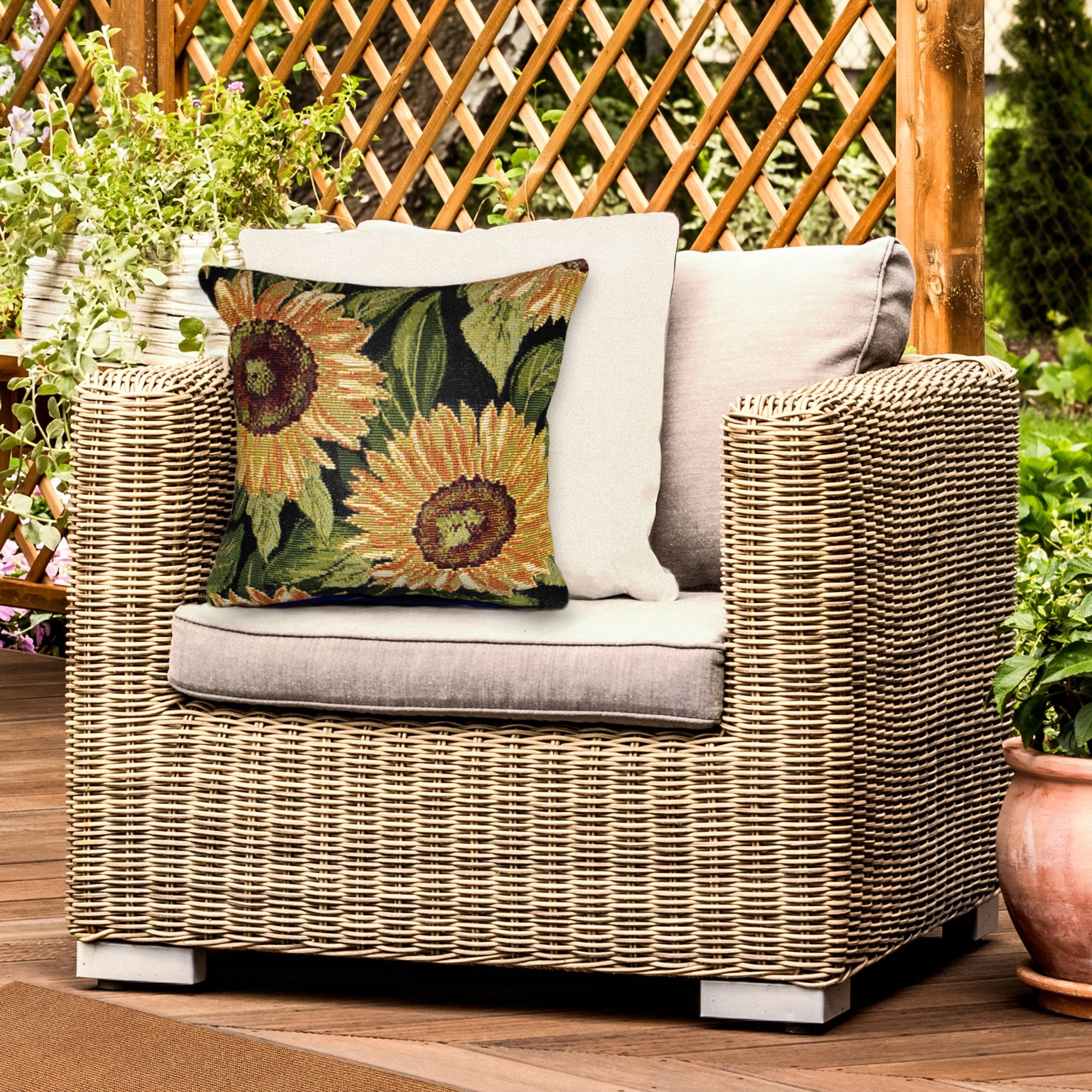 Lush Decor Marina Sunflowers Indoor/Outdoor Pillow