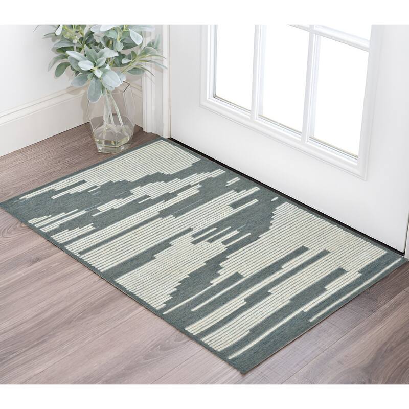 HomeRoots Abstract Lodge Rectangle Area Rug - 36.00 in. x 24.00 in.  x 0.45 in.