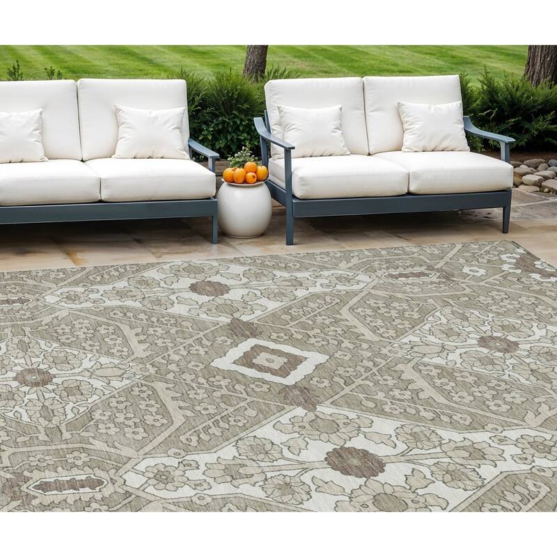 HomeRoots Floral Transitional Rectangle Outdoor Rug - 8' X 10'