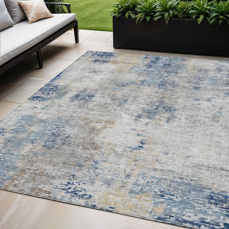 HomeRoots Abstract Transitional Rectangle Outdoor Rug - 5' X 8'