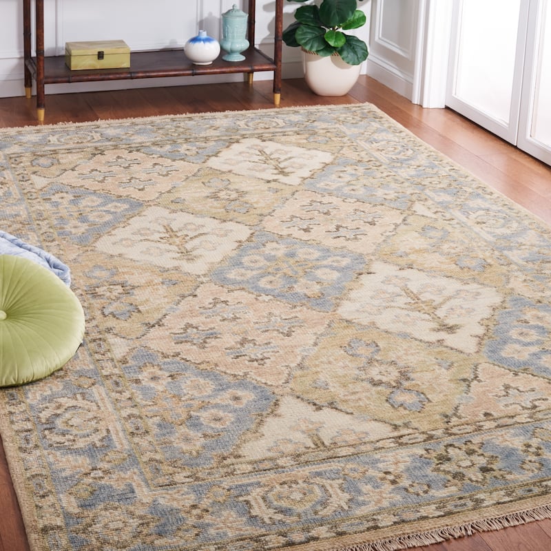 SAFAVIEH Hand-Knotted Samarkand Akiyo Traditional Wool Rug
