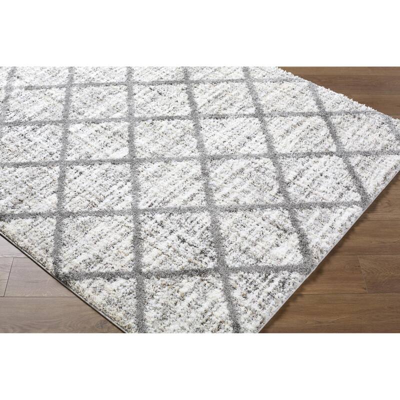Livabliss Honour Global Area Rug - 5'3" x 7'