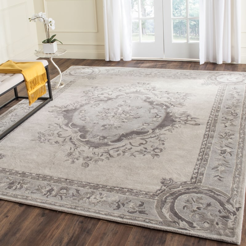 SAFAVIEH Handmade Empire Zekija Traditional Oriental Wool Rug - 7'6" x 9'6" - Beige/Light Grey