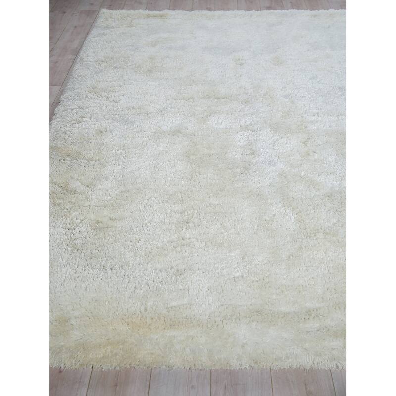 EXQUISITE RUGS Sumo Shag Hand-loomed Polyester/Microfiber White Area Rug.