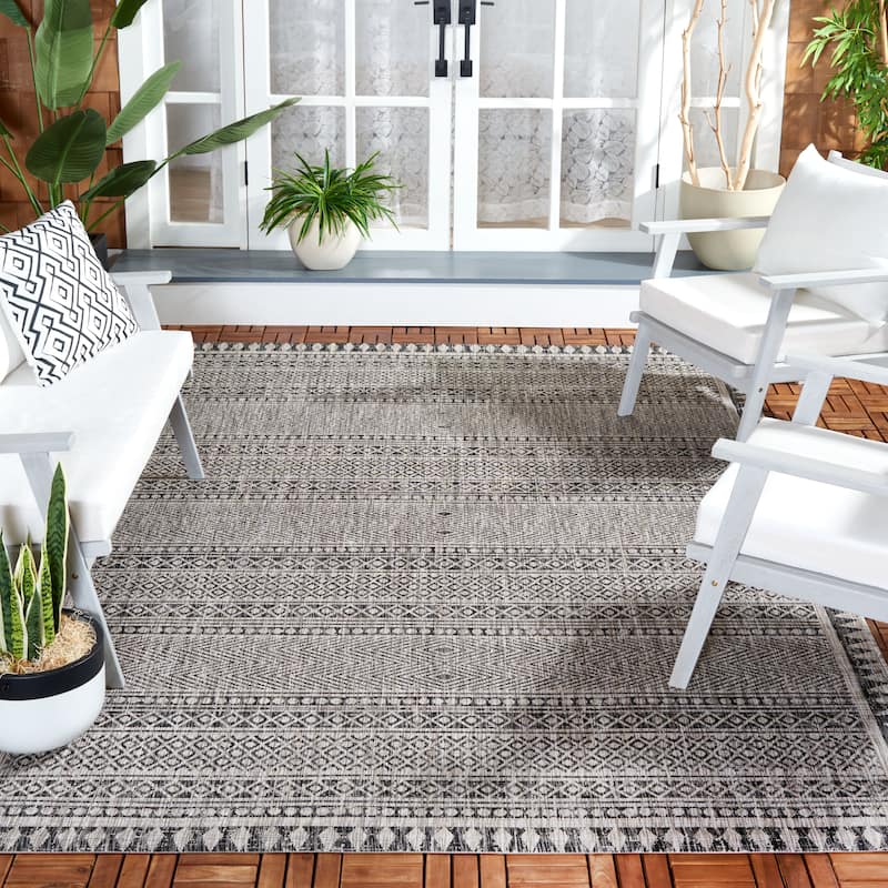 SAFAVIEH Courtyard Marje Transitional Rug