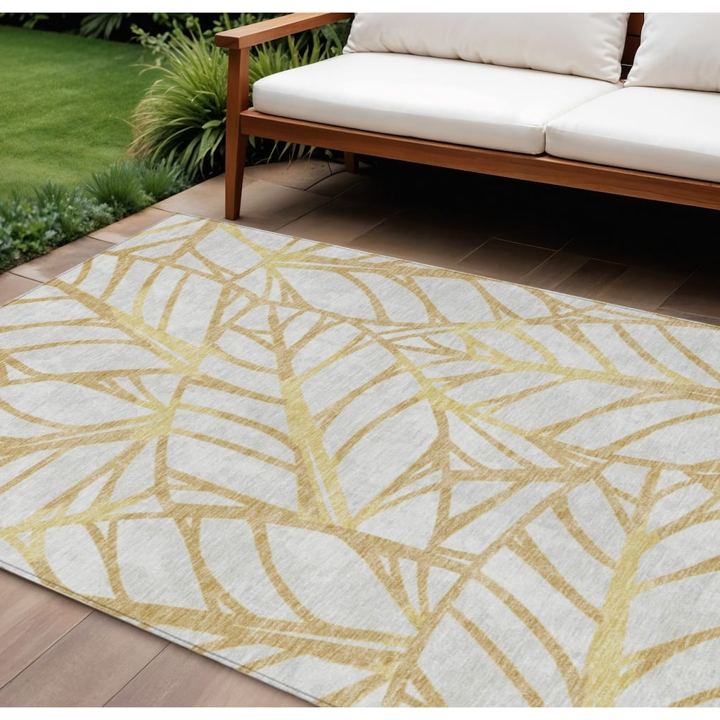 HomeRoots Floral Transitional Rectangle Outdoor Rug
