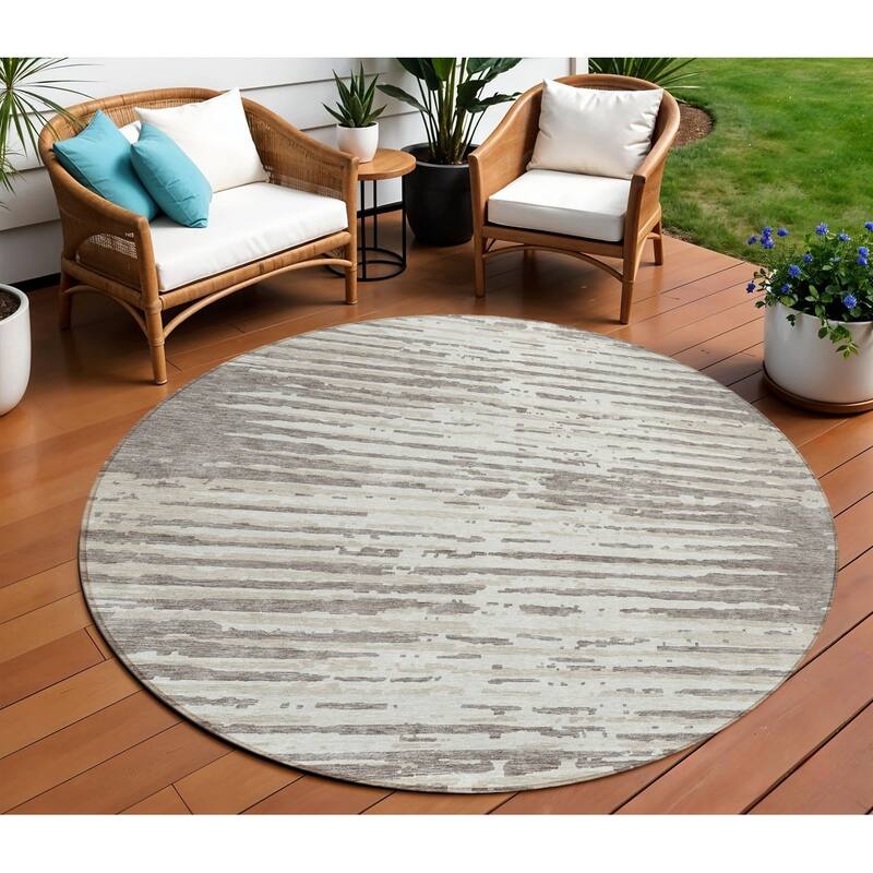 HomeRoots Striped Transitional Rectangle Outdoor Rug - 8' Round
