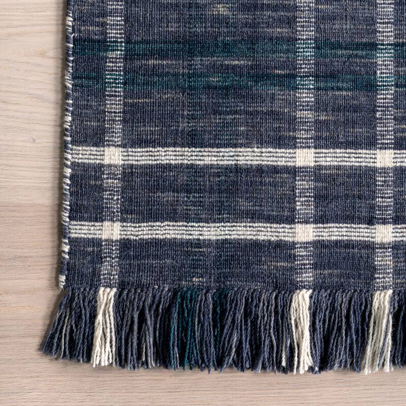 Nuloom Loretta Plaid Wool Fringe Area Rug