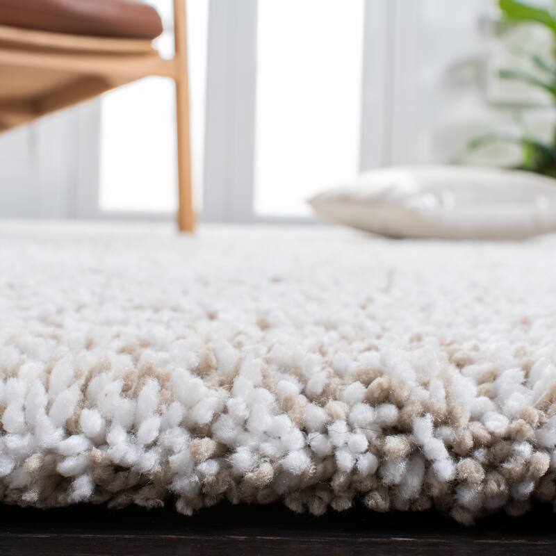 SAFAVIEH Handmade Ultimate Shag Makayla Rug