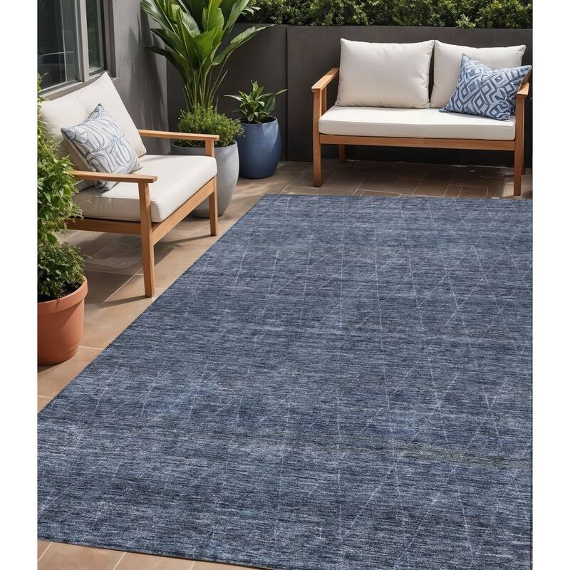 HomeRoots Geometric Transitional Rectangle Outdoor Rug - 5' X 8'