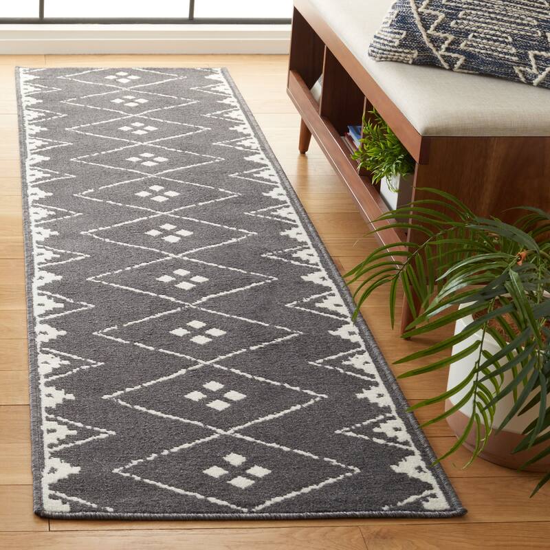 SAFAVIEH Pyramid Myrtice Moroccan Tribal Rug
