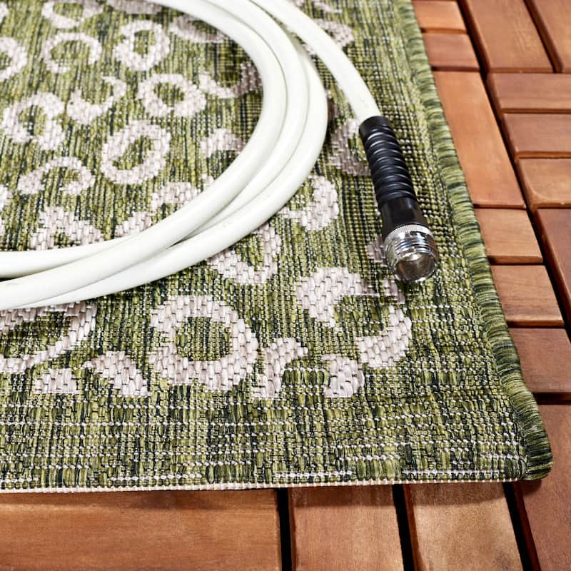 SAFAVIEH Courtyard Emira Indoor/ Outdoor Rug