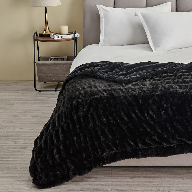 Luxurious Ruched Faux Fur Reversible Microfiber Throw
