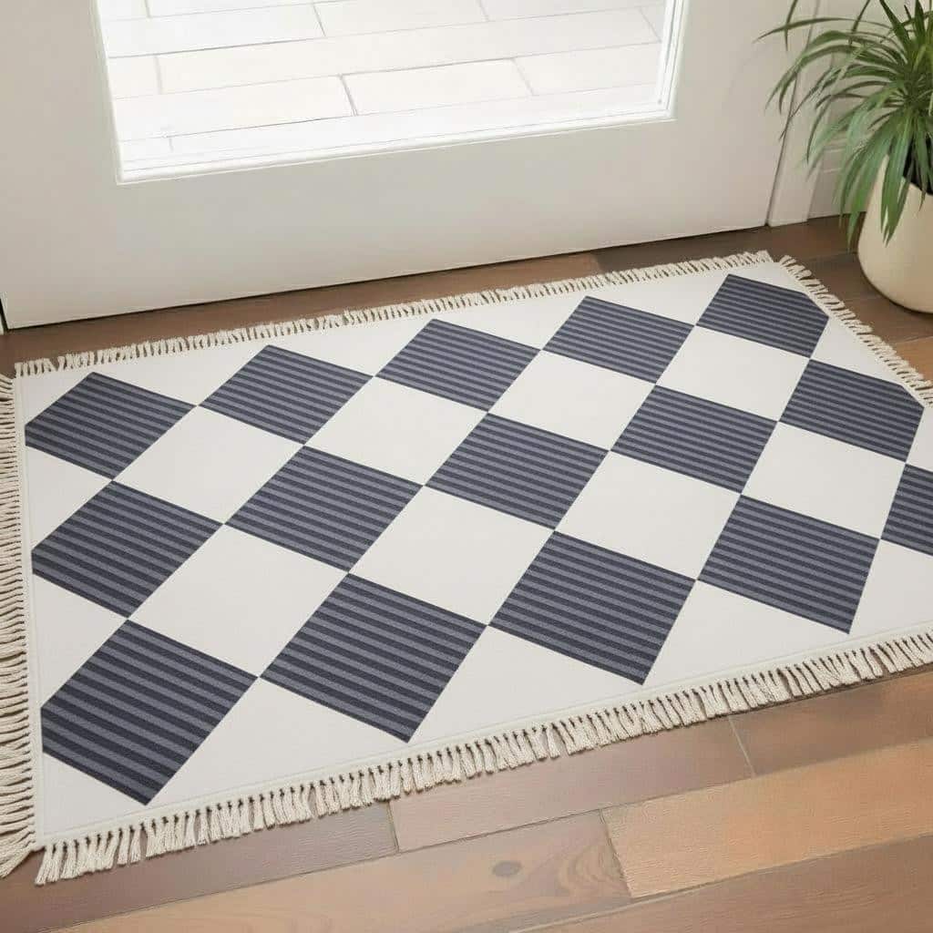 HomeRoots Gingham Modern, Contemporary Rectangle Area Rug - 3' X 5'
