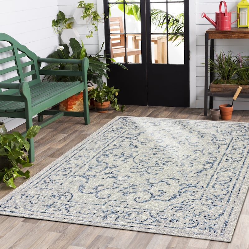 Sevita Medallion Indoor/Outdoor Rug