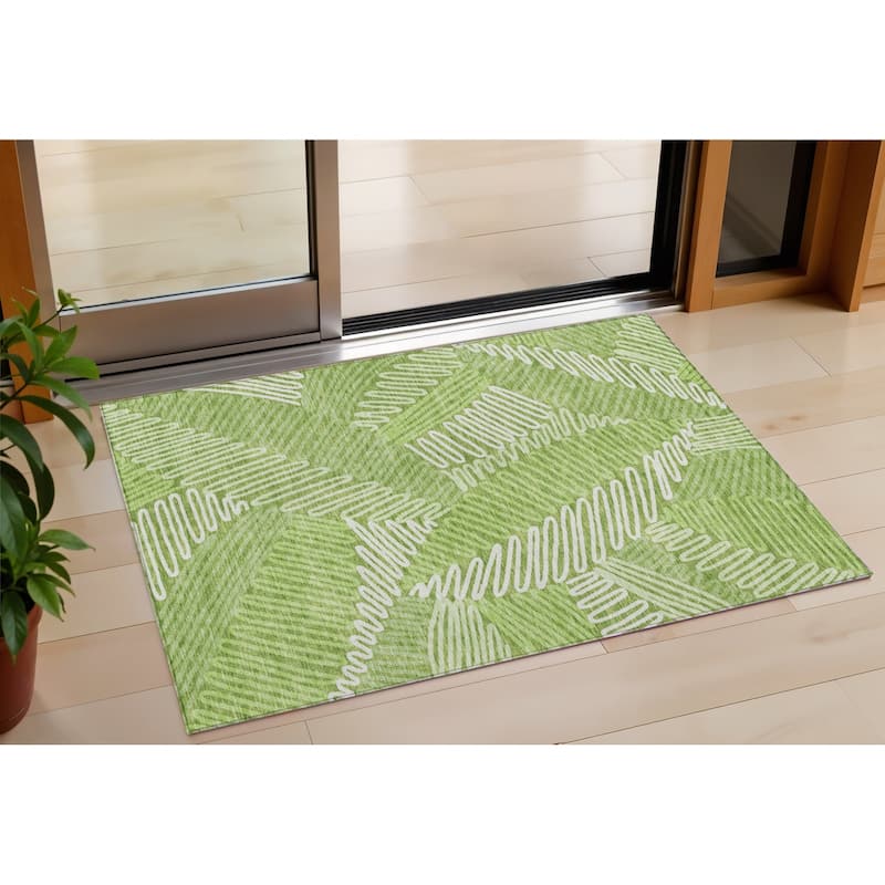 HomeRoots Floral Transitional Rectangle Outdoor Rug - 3' x 5'