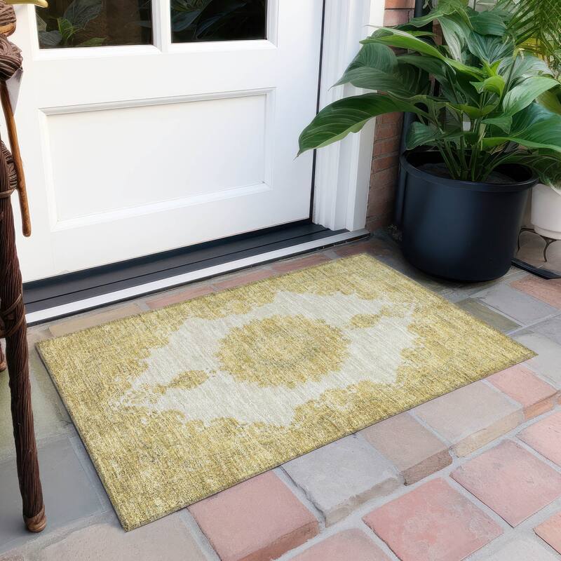 Machine Washable Indoor/ Outdoor Vintage Traditional Chantille Rug - Gold - 1'8" x 2'6"