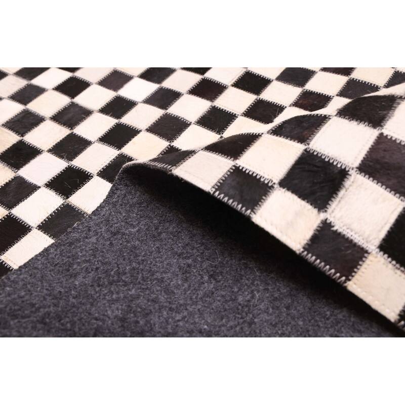 ECARPETGALLERY Handmade Cowhide Patchwork Black, Cream Leather Rug - 6'0 x 6'0