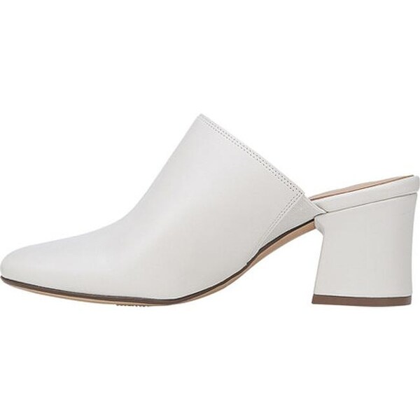naturalizer daria mule
