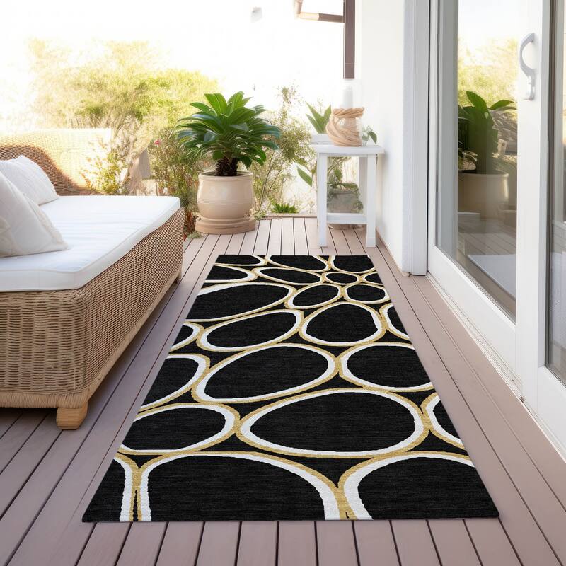 Machine Washable Indoor/ Outdoor Modern Bubbles Chantille Rug