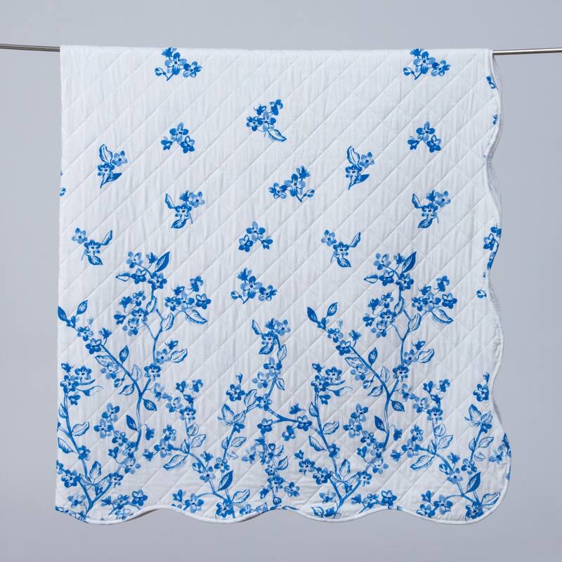 Luxurious Blue Floral with Scalloped Hem Microfiber Quilt Set With Shams