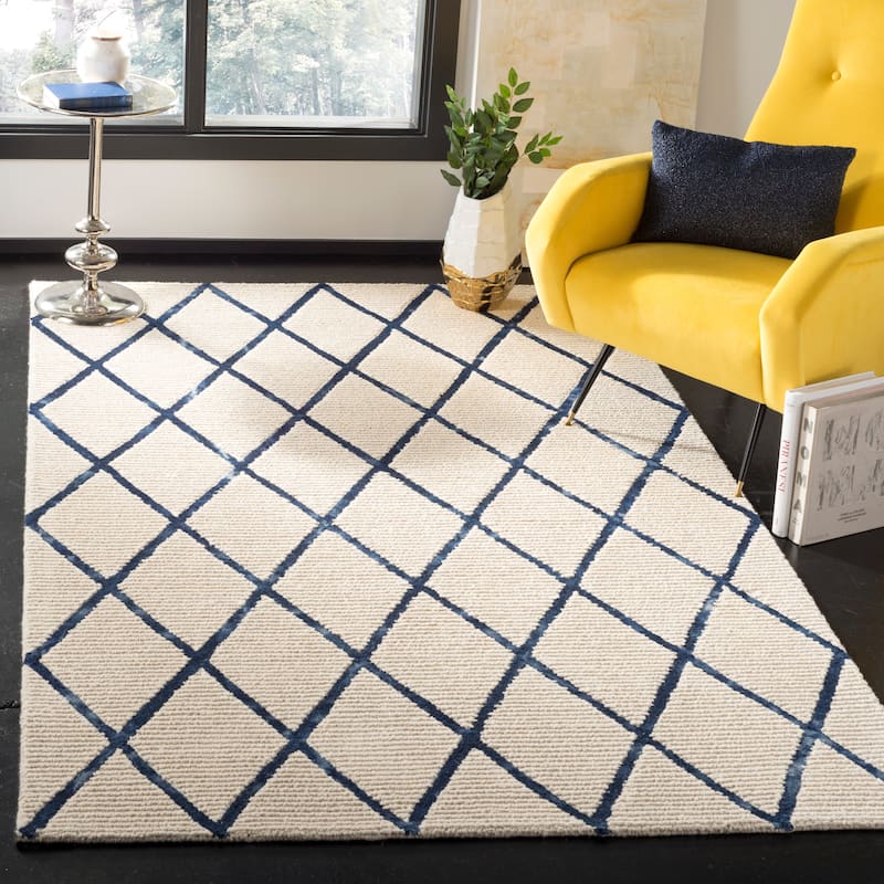 SAFAVIEH Handmade Blossom Zincuta Modern Floral Wool Rug - 5' x 8' - Ivory/Navy